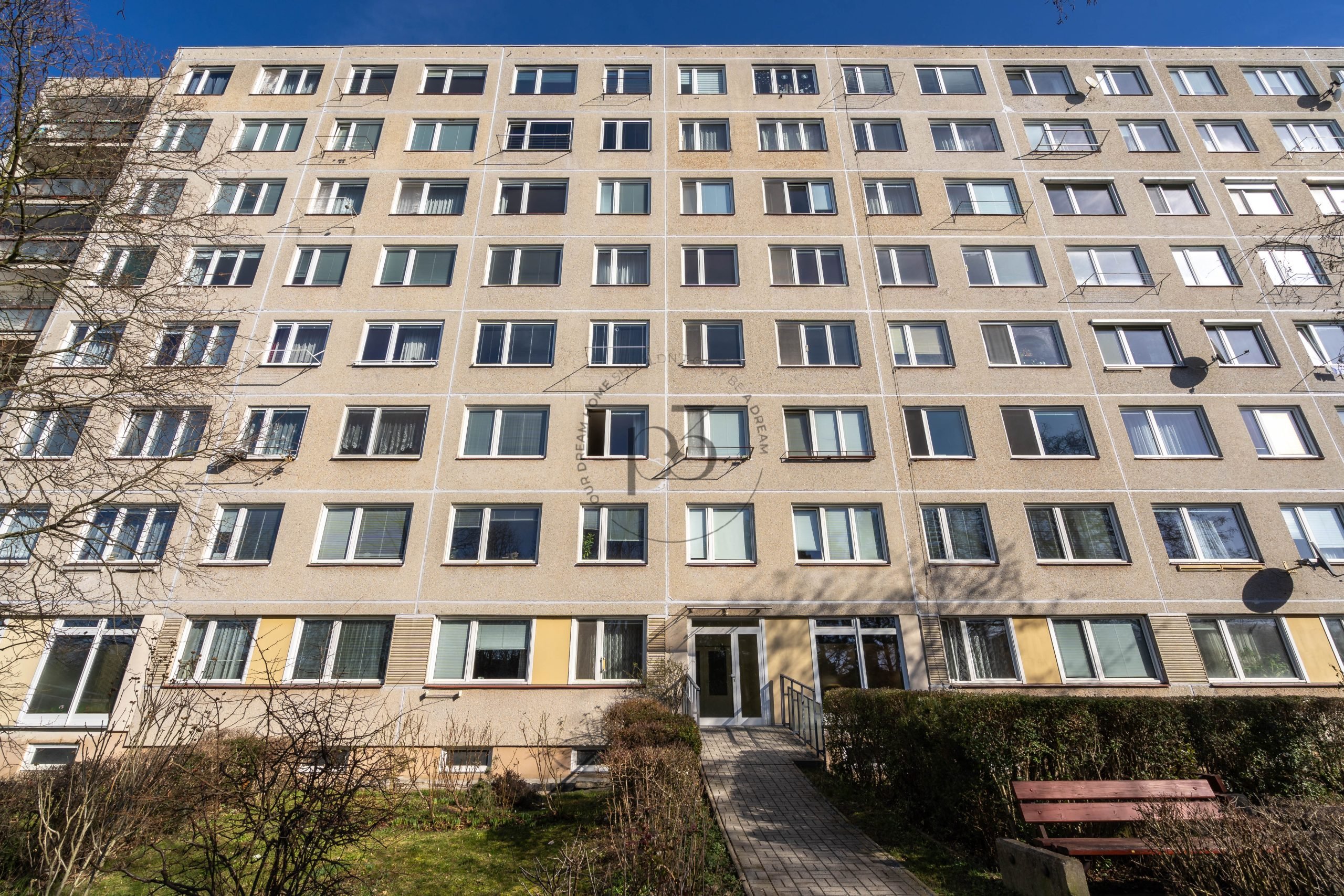 Jarni╠ükova_foto s logem_final-29